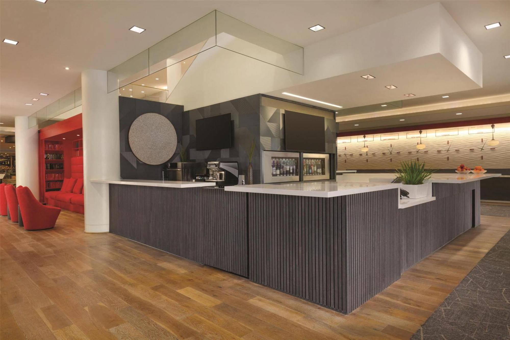 Hilton Financial District 4*
