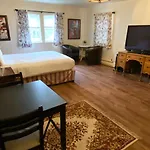 Spacious Private Suite Parksboatinggolf
