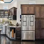 Historic & Charming Victorian Home Sleeps 11