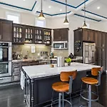 Historic & Charming Victorian Home Sleeps 11