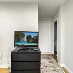 Cozy Marina Studio W Murphy Bed & Garden Oasis