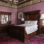 Chateau Tivoli Bed And Breakfast