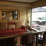 Lombard Inn