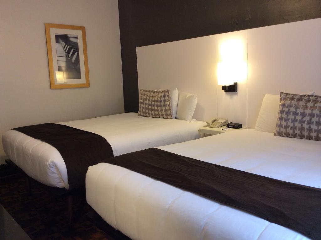 Adante Hotel, A C-two