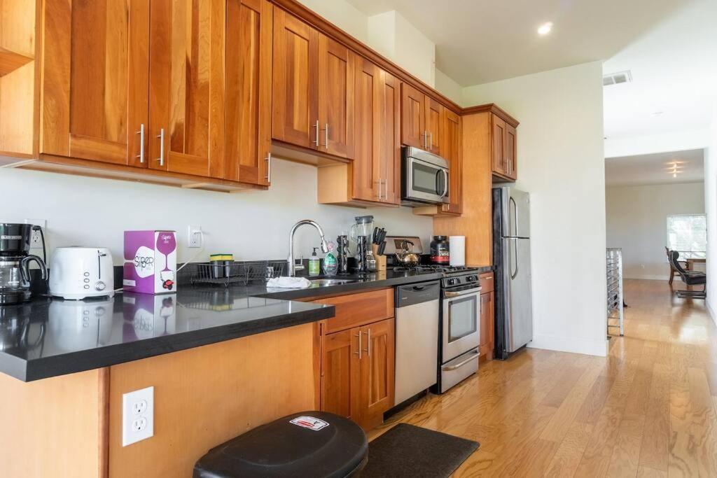 Apartment Huge Modern 4 Bedroom Flat W/ Views And Deck San Francisco