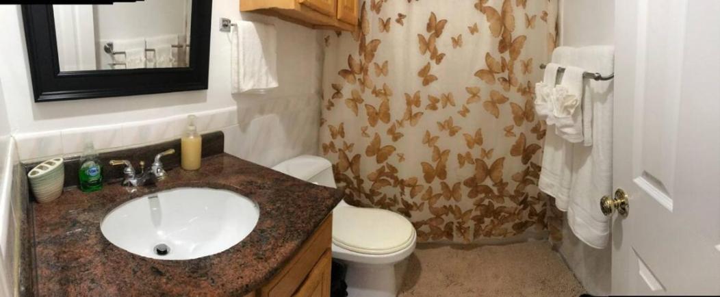 Private And Bathroom - Free Street Parking *