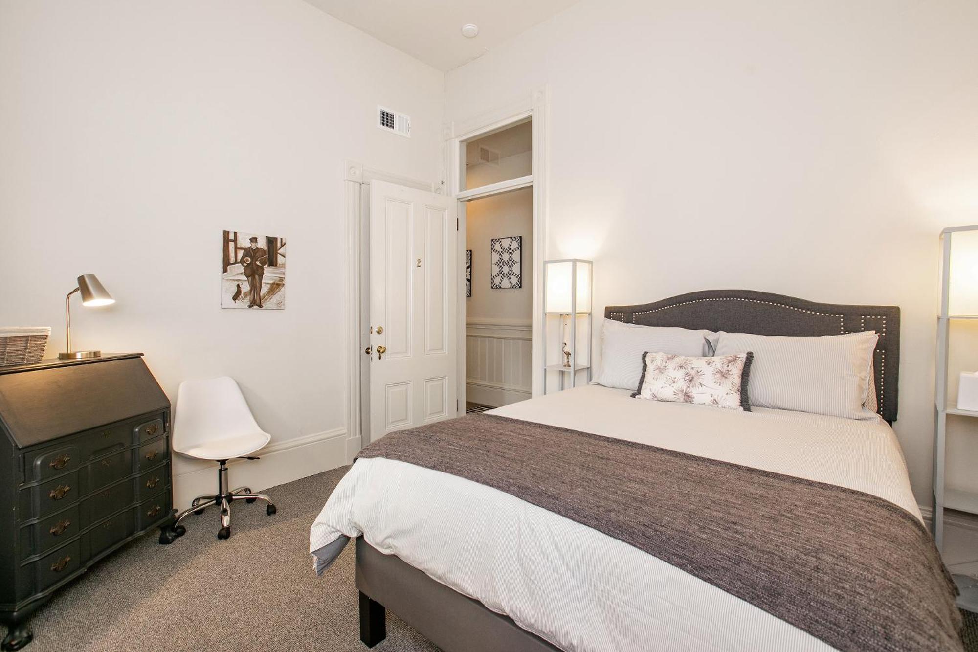 Pacific Heights Victorian Bedroom And Bathroom * San Francisco