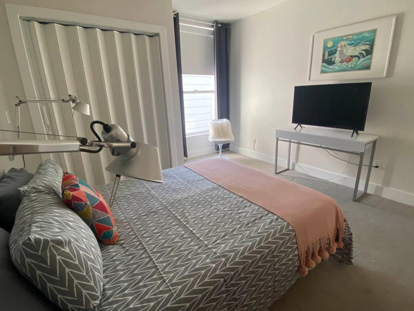 Stylish Nopa Penthouse, Remote Work Friendly Holiday home San Francisco