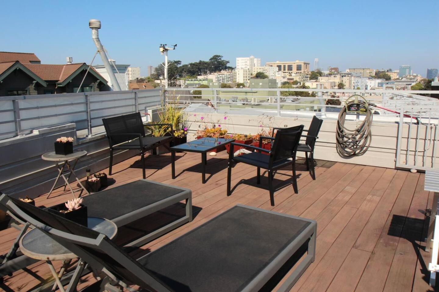 Stylish Nopa Penthouse, Remote Work Friendly *
