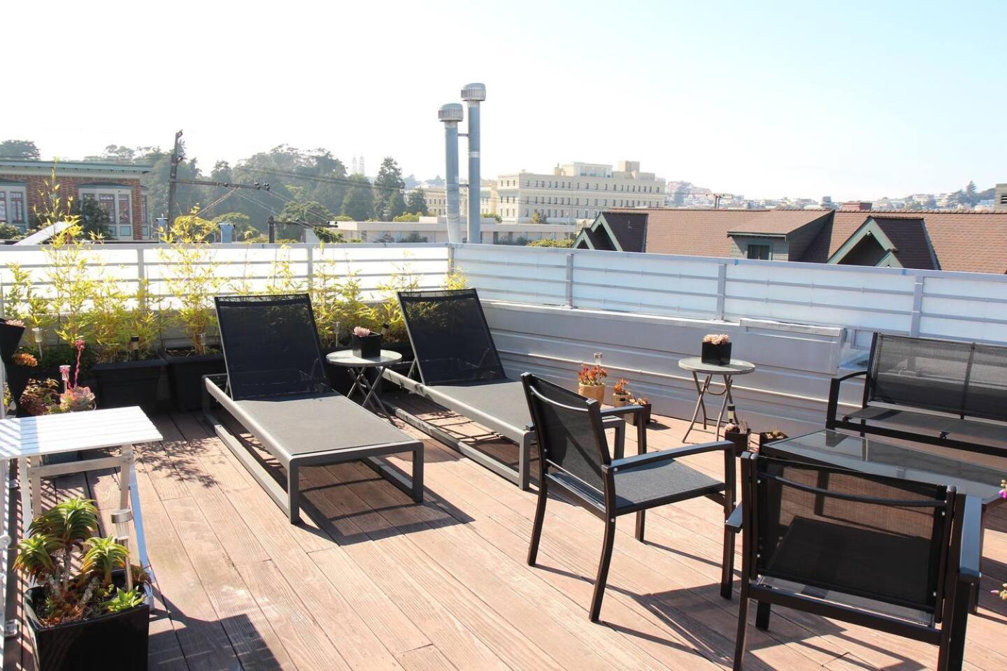 Stylish Nopa Penthouse, Remote Work Friendly *