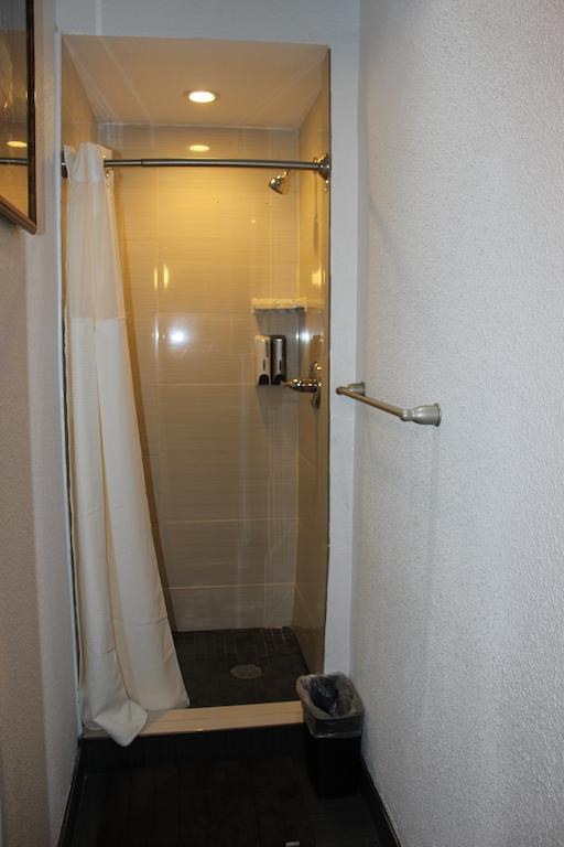 Inn On Folsom 2*