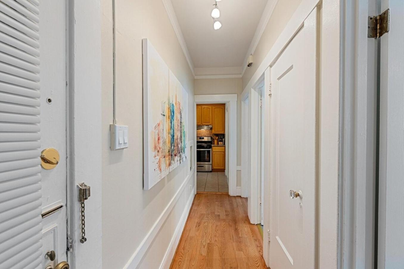Ferienhaus Super Convenient 1br Pad With Garage Parking *