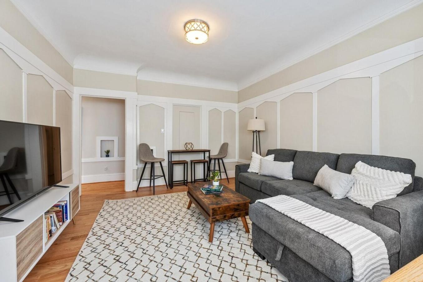 Ferienhaus Super Convenient 1br Pad With Garage Parking