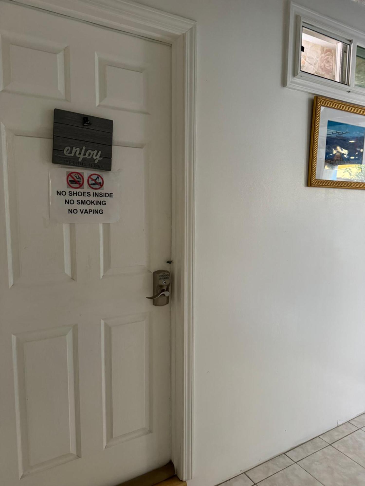 Private And Bathroom - Free Street Parking