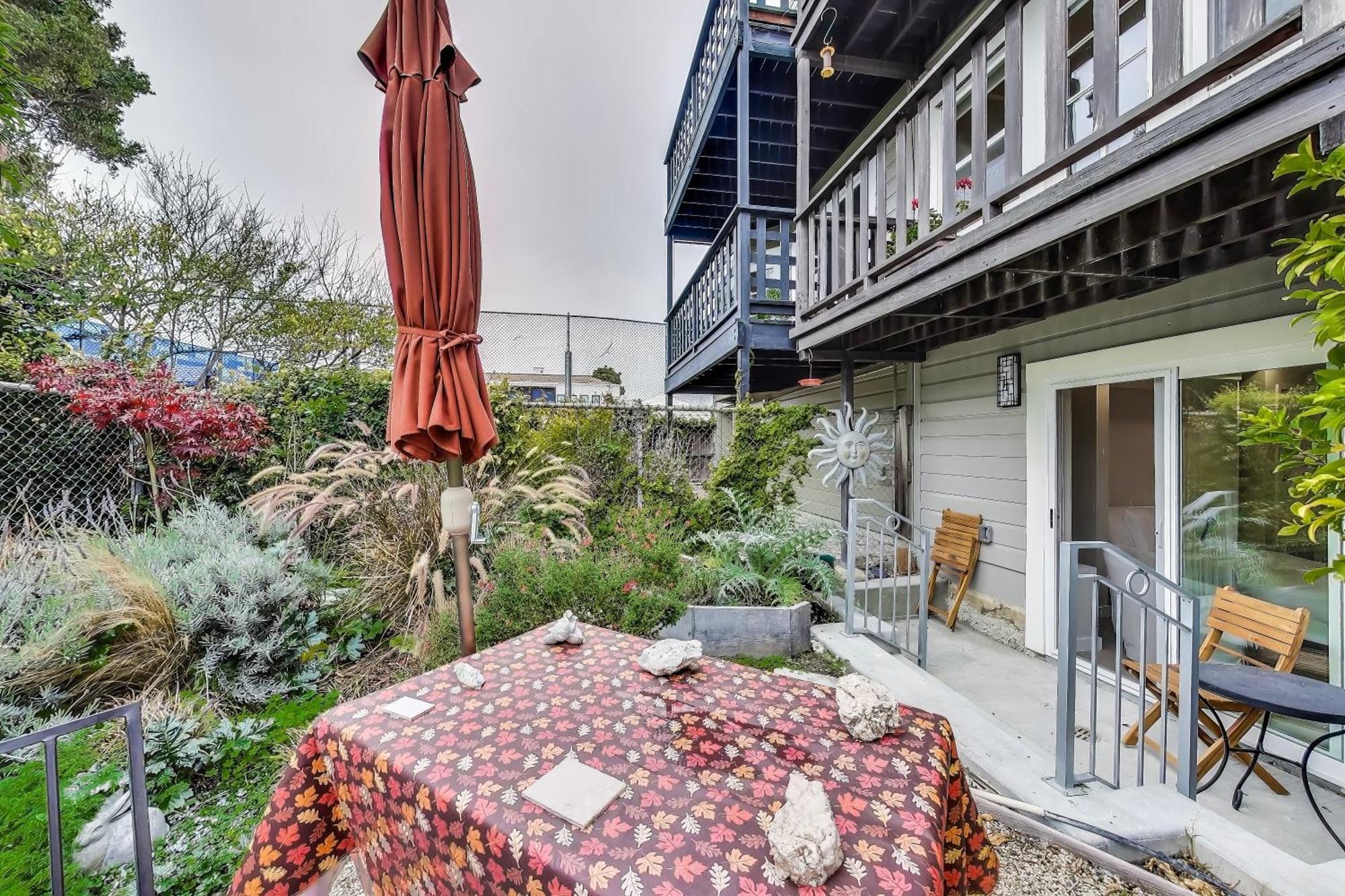 Apartment Cozy Marina W Bed & Garden Oasis *