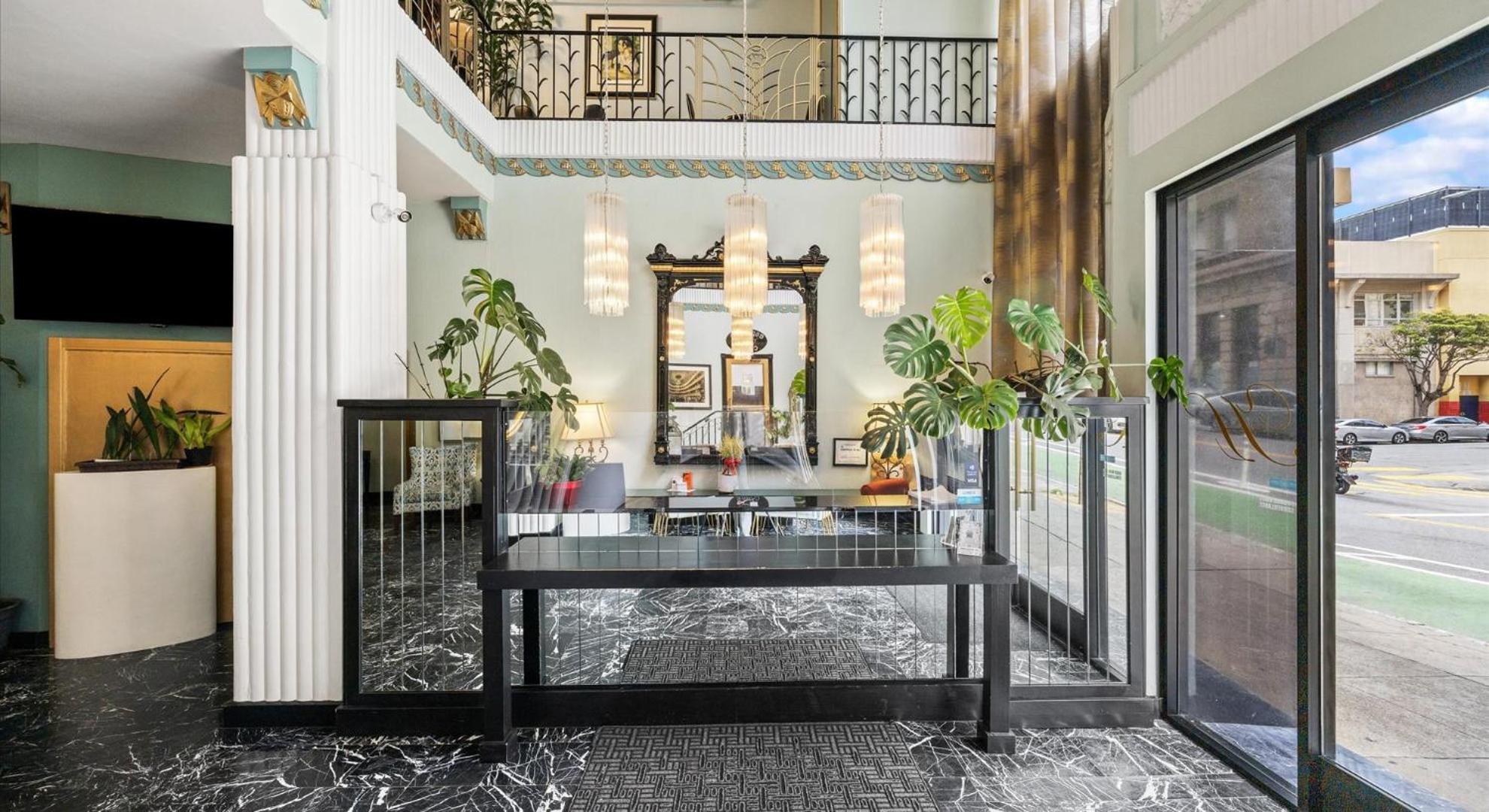 Hotel Embassy
