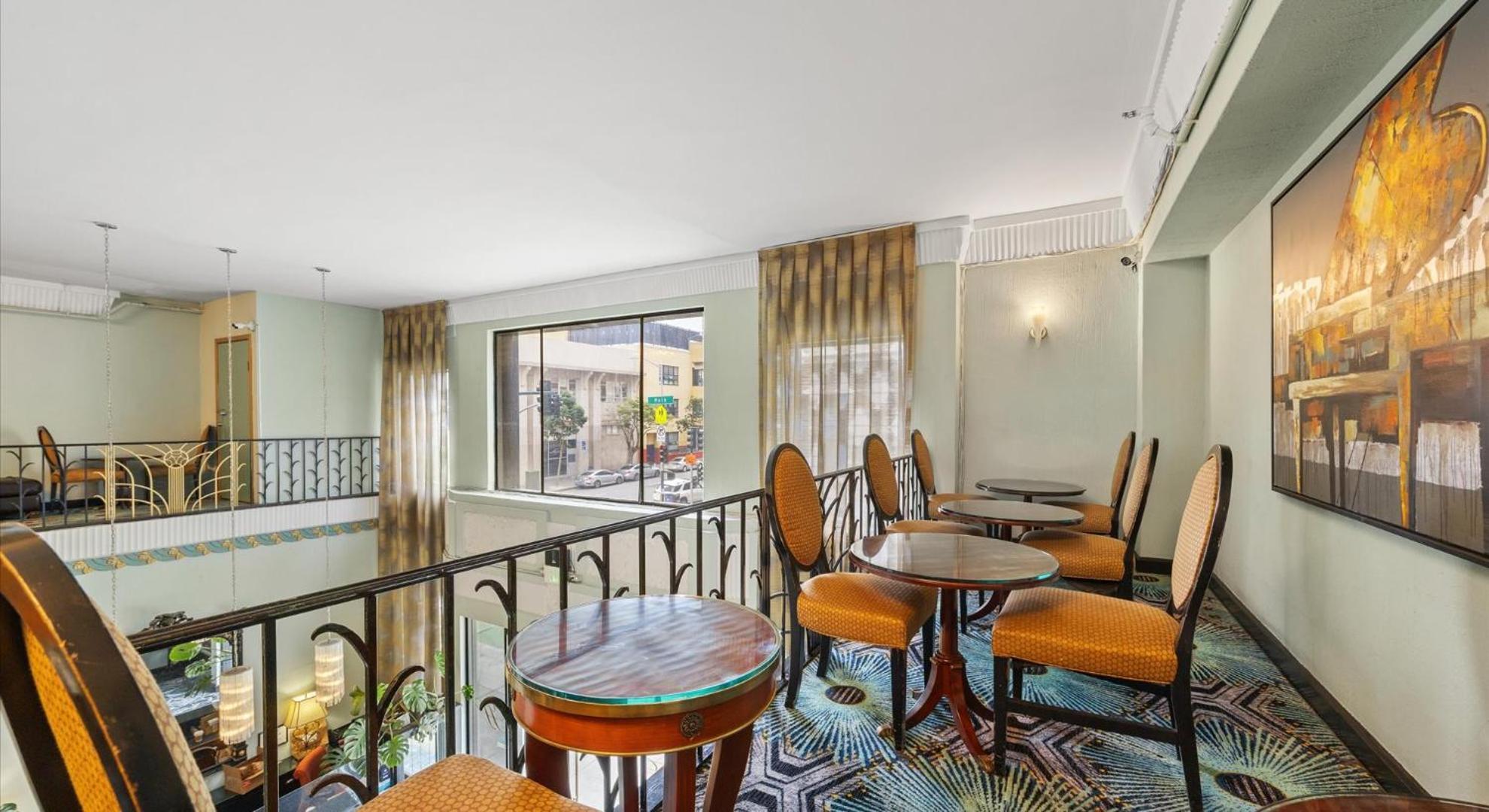 Hotel Embassy 2*