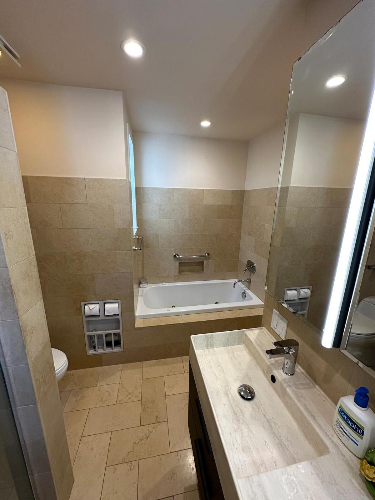 Perfectly Located Luxurious Villa *