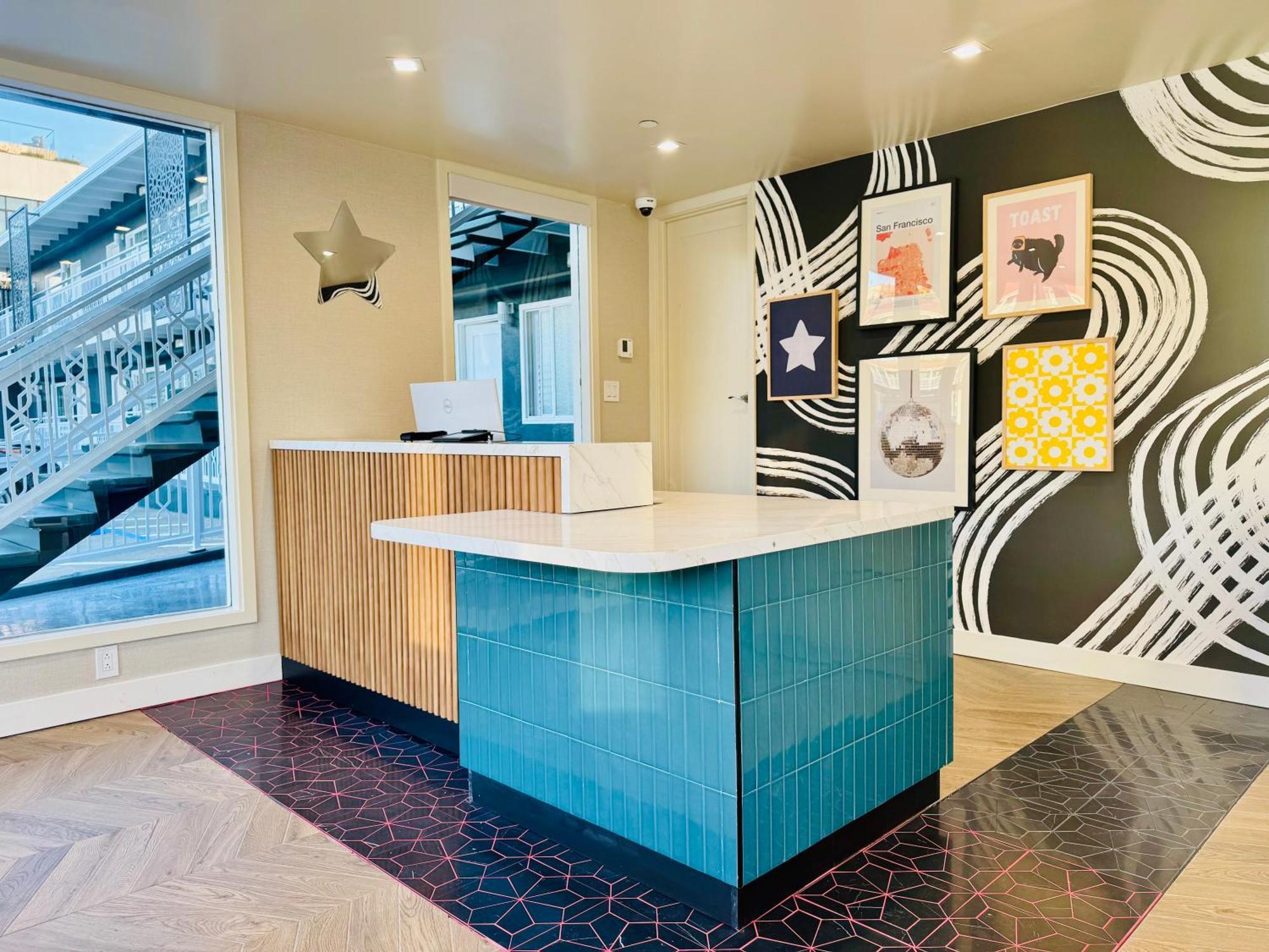 Hotel Star 2*