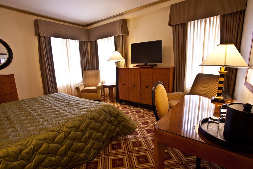 Hotel Embassy