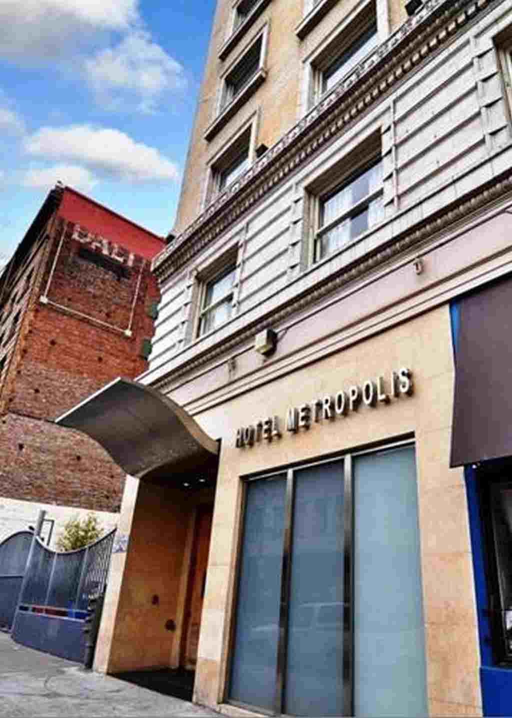 Metropolis Hotel 3*