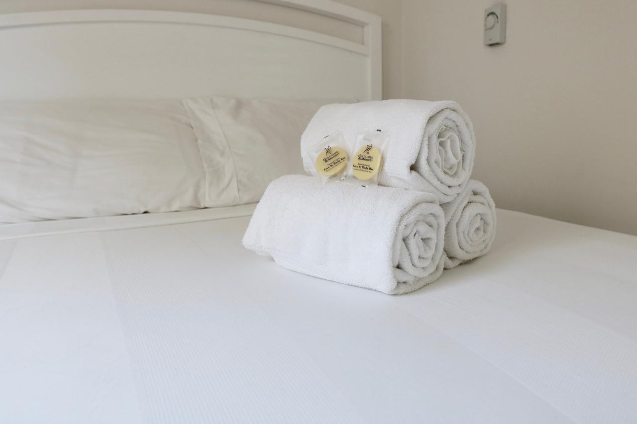 964 Hotel *