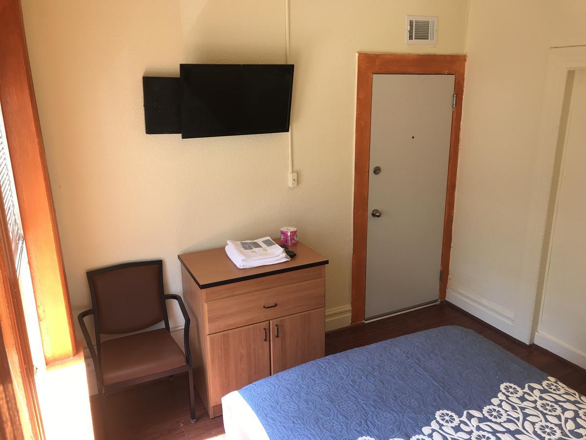 Boston Hotel *