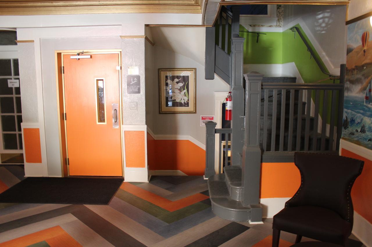 Hotel Layne 2*