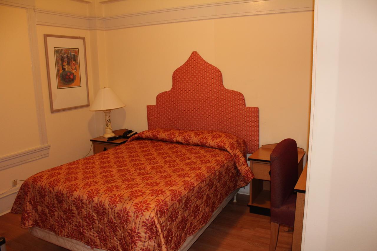 Hotel Layne 2*