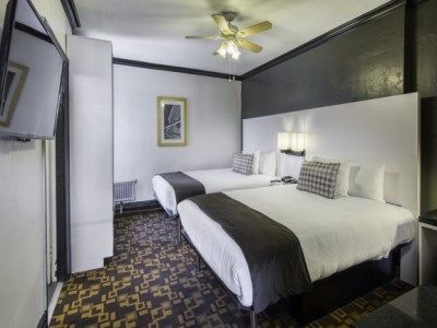 Adante Hotel, A C-two 3*