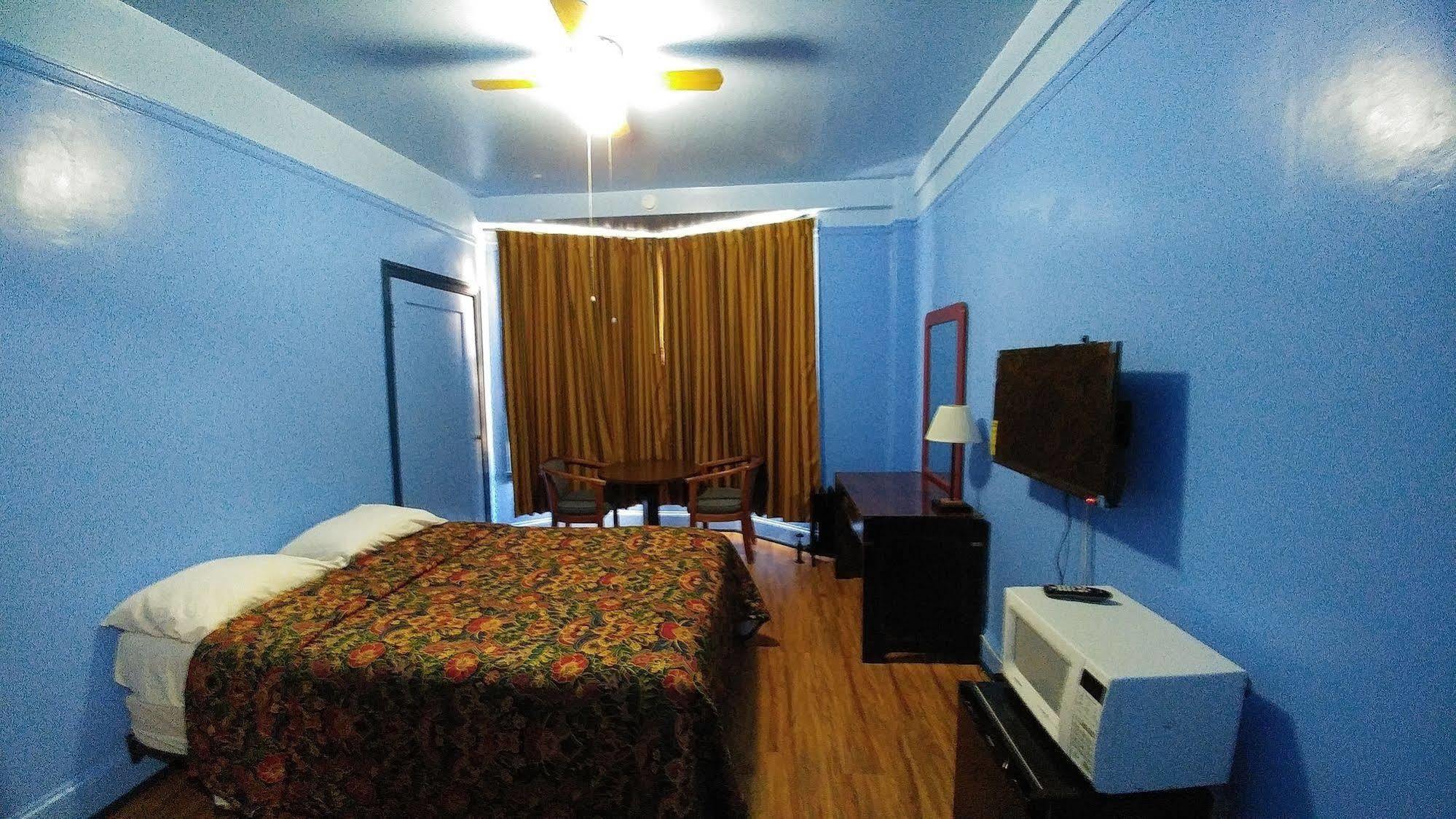 Rodeway Hotel