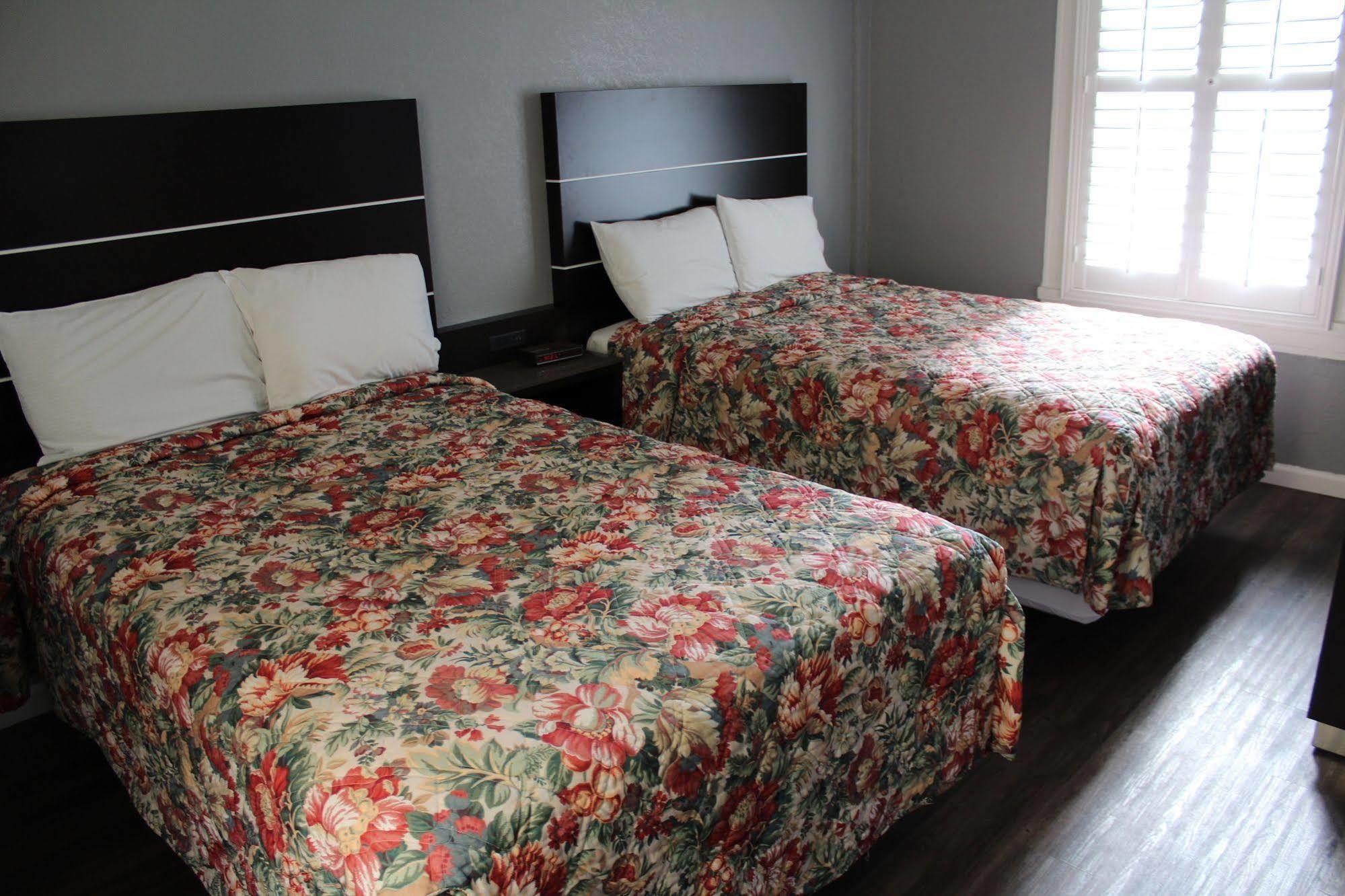 Layne Hotel