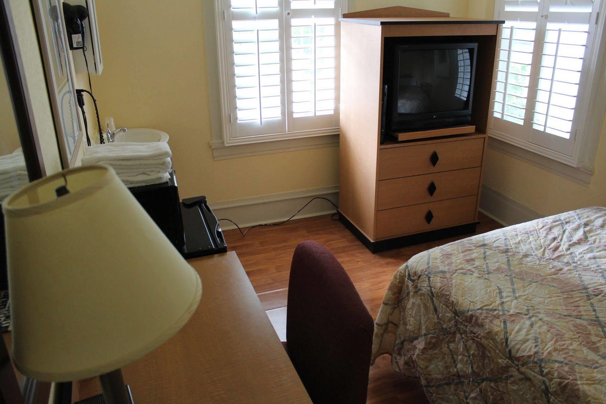 Layne Hotel 2*