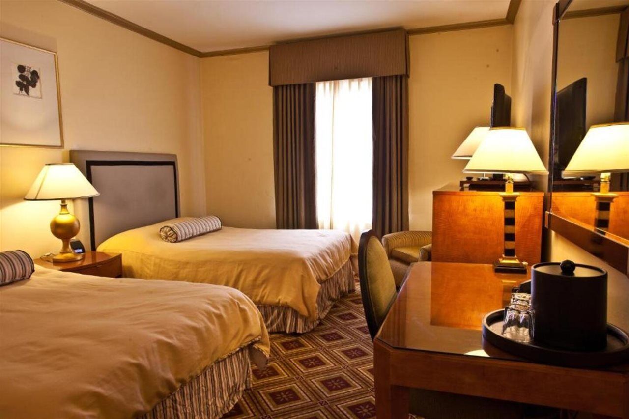Hotel Embassy