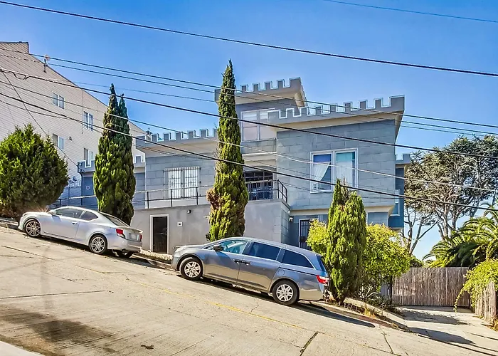 2Br Castle On The Hill Wviews