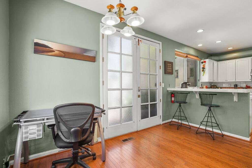 Ferienhaus Beautiful Spacious House 2br / 4br In Silver Terrace *