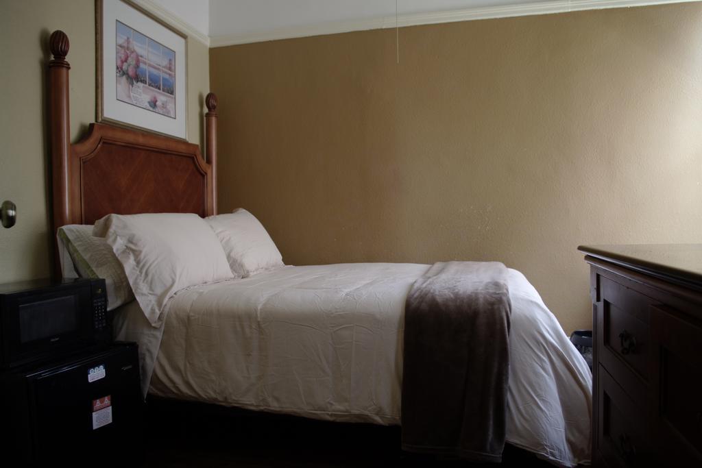 Hotel Yale *