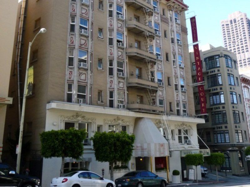 Executive Vintage Court Hotel