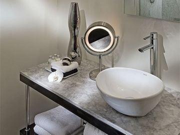 G Hotel 4*