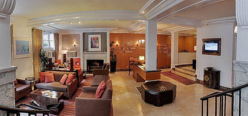 Executive Vintage Court Hotel 3*